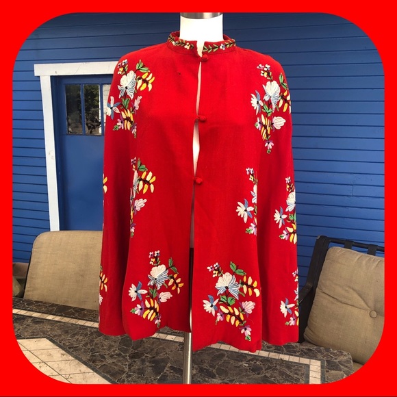 H/P❤️VINTAGE Red Hand Embroidered Boho Cape Wrap! - Picture 2 of 8